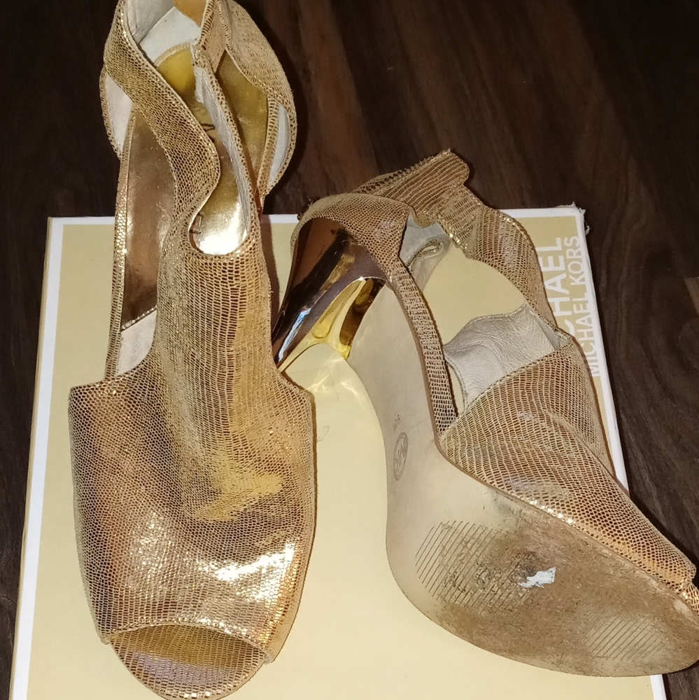 Ladies shoes